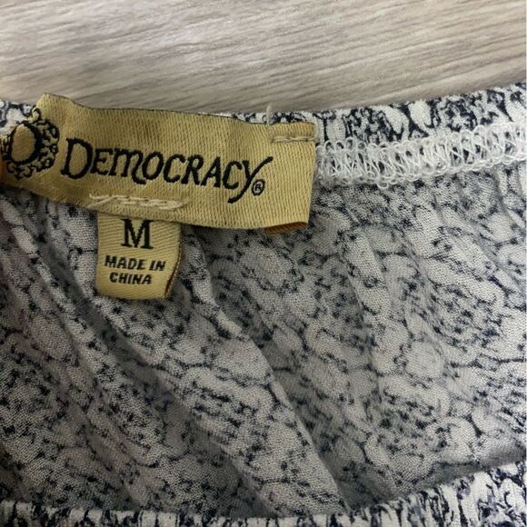 Democracy Blouse size M - Picture 6 of 6